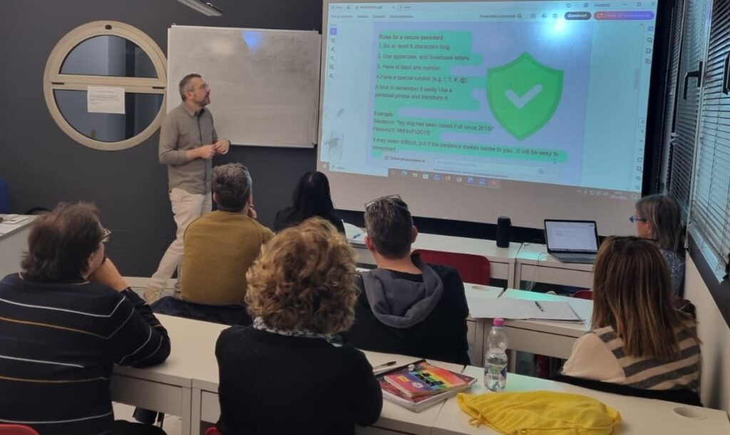 Comunità online alla portata di tutti con il progetto “DigitalMentis”